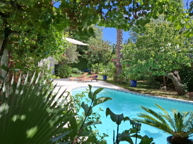 Les Platanes holiday home with pool, Salleles d'Aude